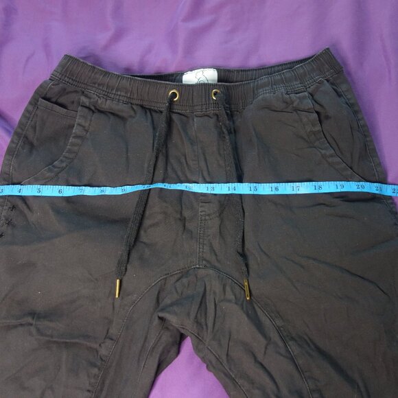 Kuwallatee Men's KUL-S1634 Design in Canada Black Chino Shorts Size M - Picture 3 of 14